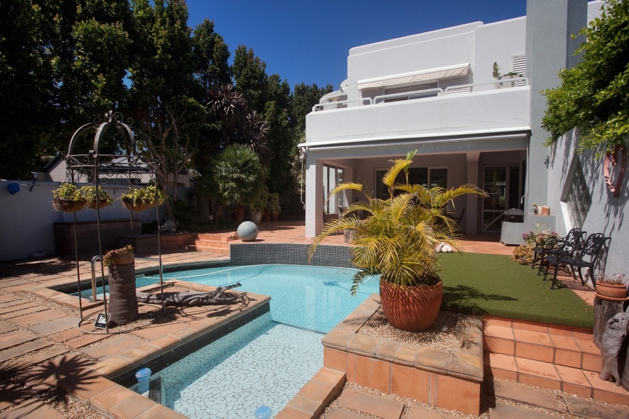 4 Bedroom Property for Sale in Summerstrand Eastern Cape